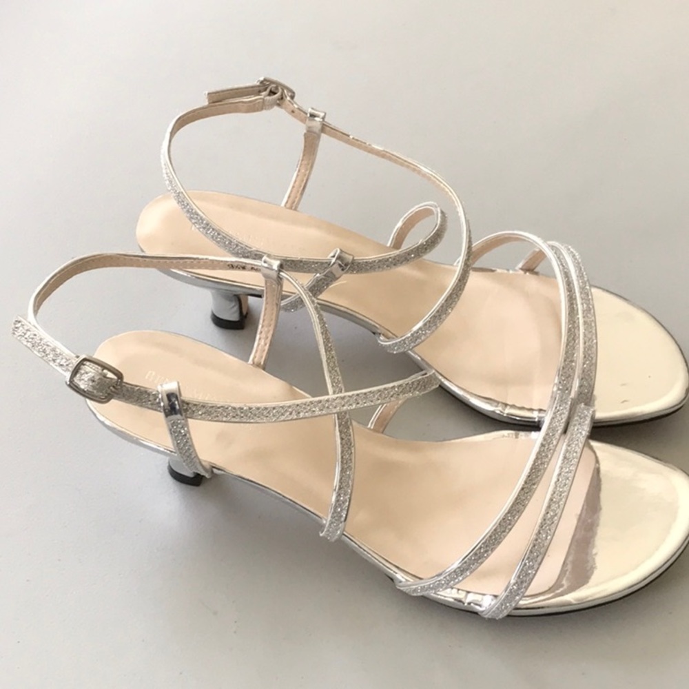 Touch Ups by Benjamin Walk. Maisie Sandal. - Picture 3 of 5